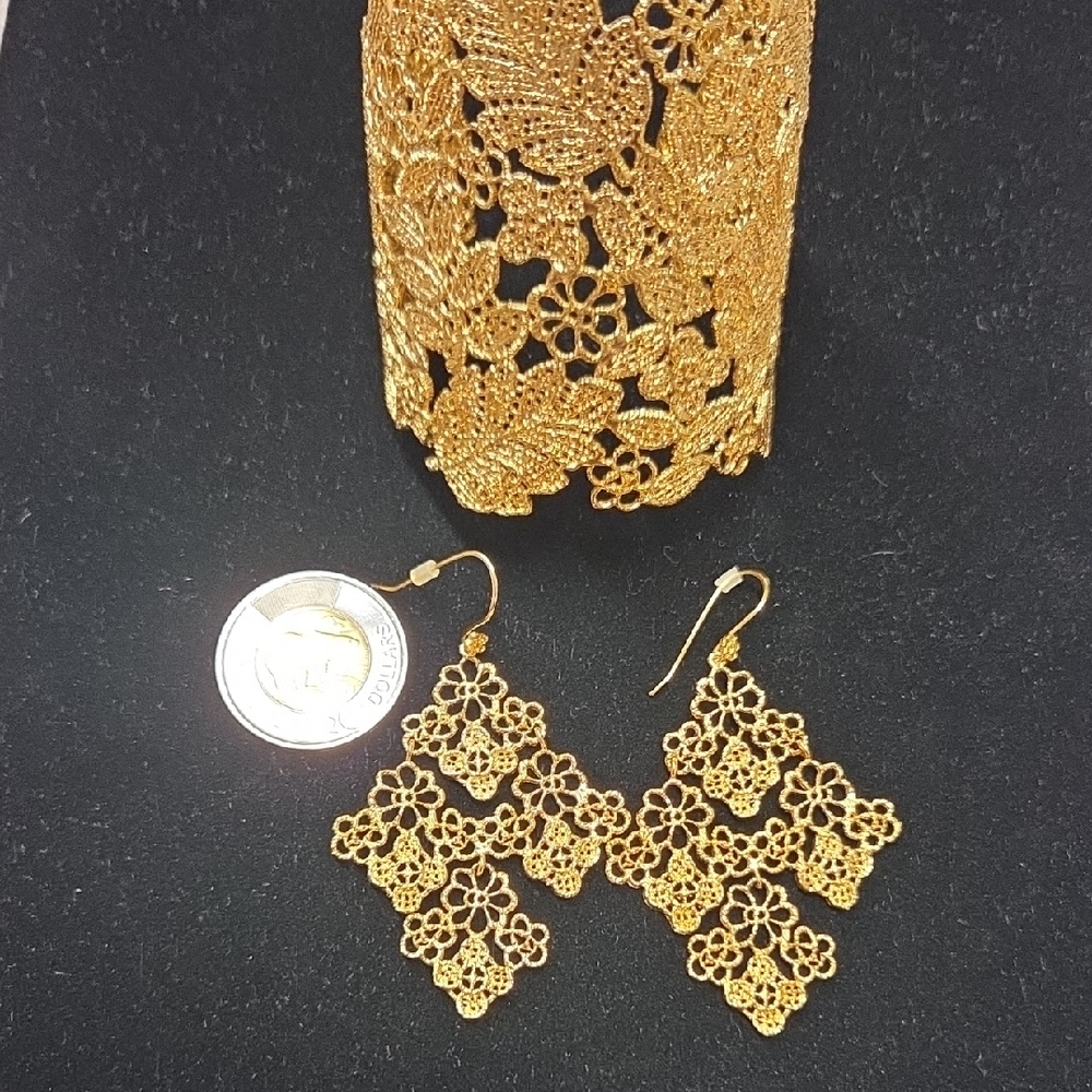 Elegant Gold Floral Jewelry Set